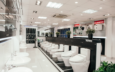 Báo giá thiết bị vệ sinh mới nhất 2025 – So sánh giá giữa các thương hiệu